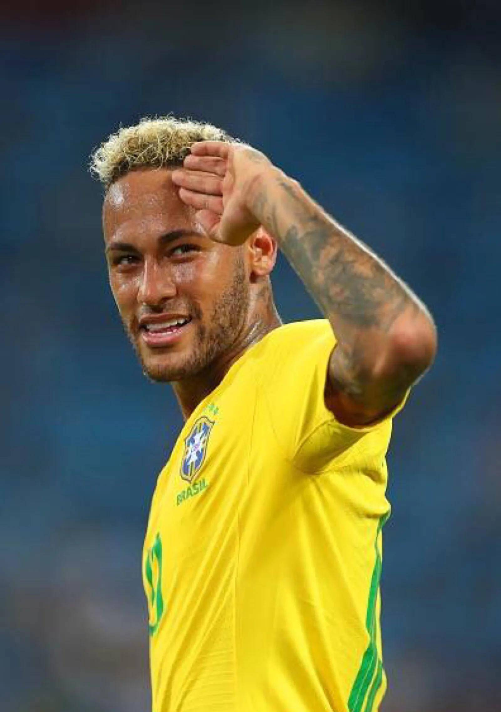 政治因素乃 政治因素乃