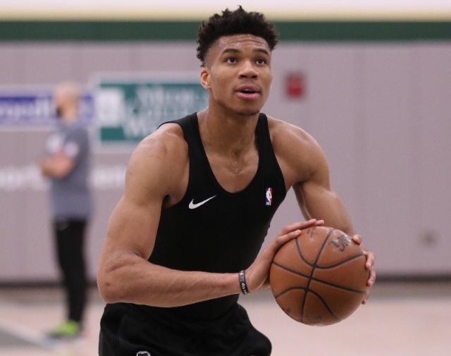 前锋线如同 前锋线如同