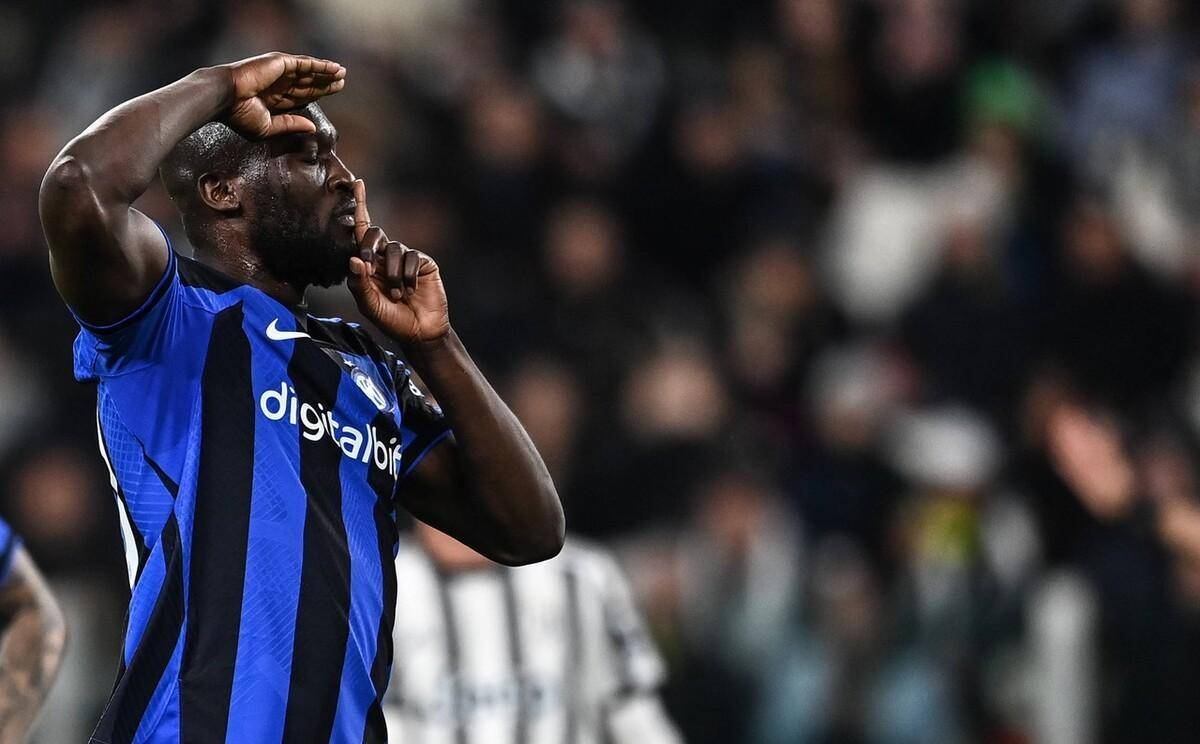 成三人合围 成三人合围